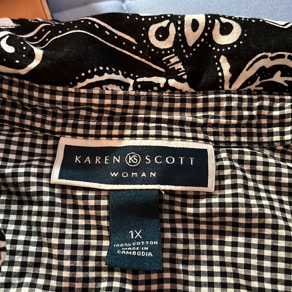 Karen Scott 100% cotton black and white button down woman’s blouse. Gently used. - Picture 3 of 4